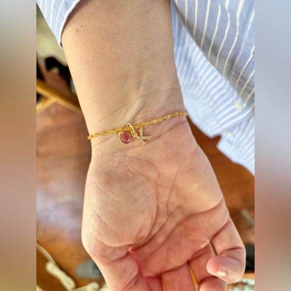 Gold “K” initial bracelet - Picture 3 of 6
